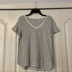 Old Navy Striped V-Neck (M)